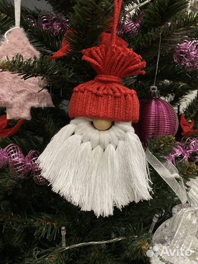 Елочная игрушка Дед мороз (макраме)