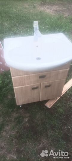 Тумба с раковиной для ванной