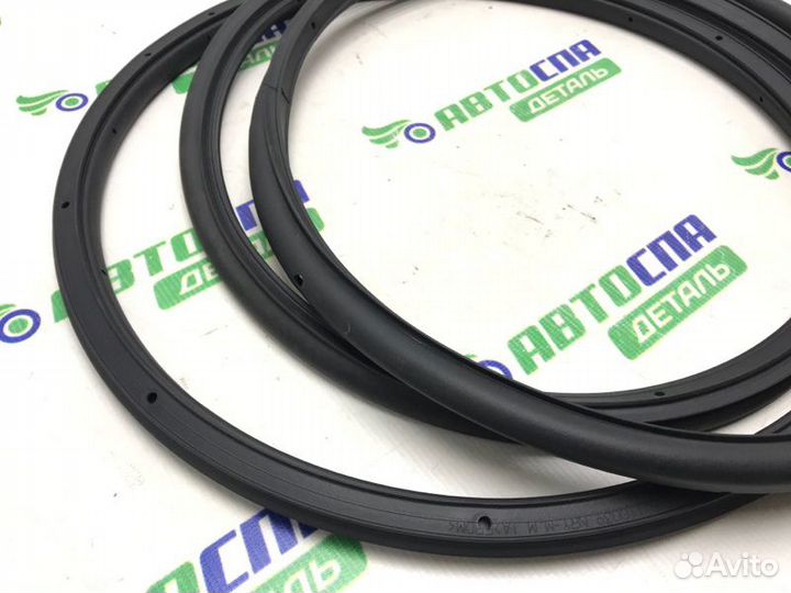 Уплотнитель двери задний левый Mazda Cx-30 DM / DN