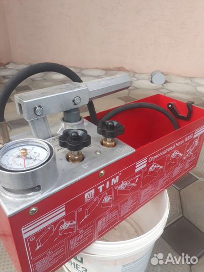 Опрессовочный насос