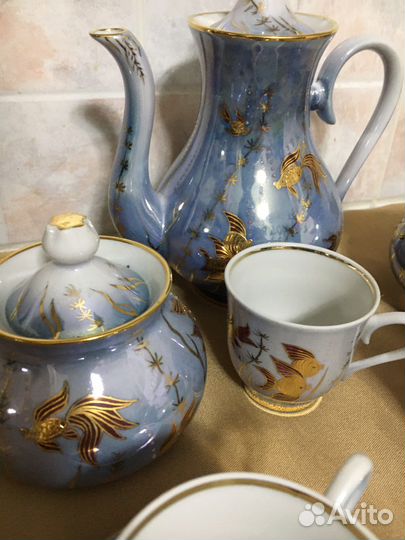 Часть сервтза золотая рыбка, кружки времен СССР