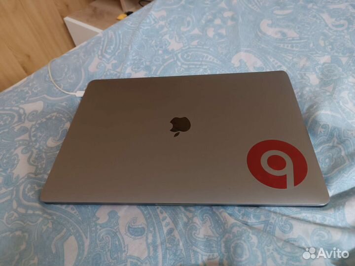 Apple MacBook Pro 15 2019 i9 512 gb