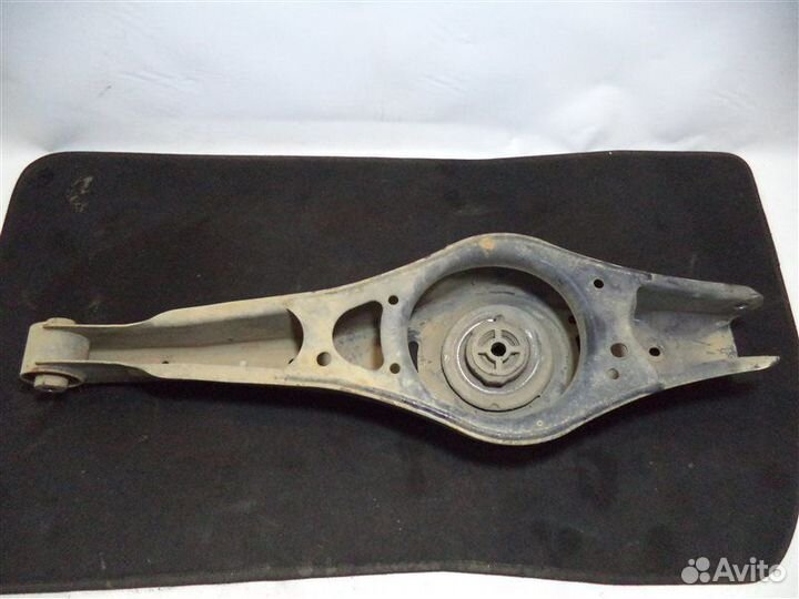 Рычаг подвески задний левый Volkswagen Passat