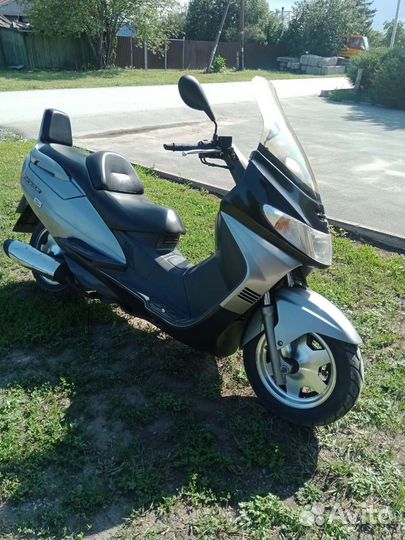Максискутер Suzuki SkyWave 250