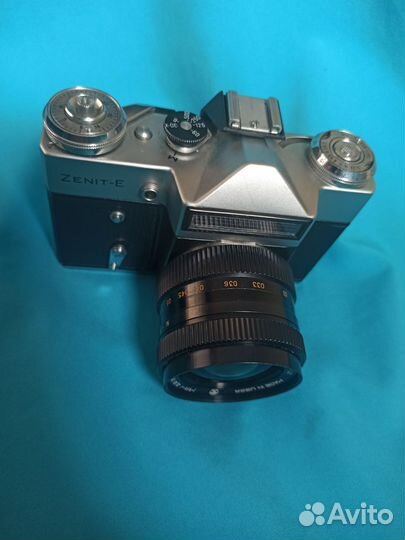 Плёночный фотоаппарат Зенит-Е без объектива)