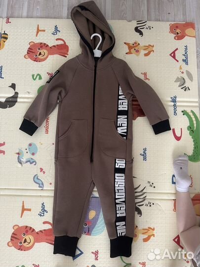 Новый утепленный комбинезон для мальчика 104см