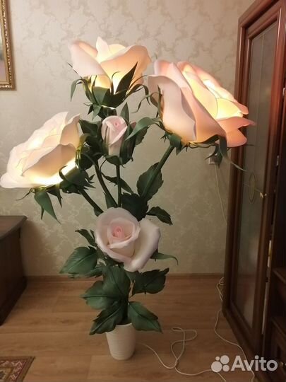 Светильник - куст розы с бутонами (из изолона)