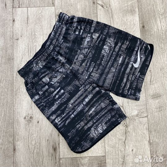 Шорты Nike
