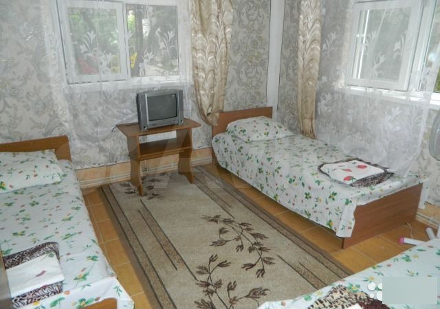 Комната 14 м² в 6-к., 2/2 эт.