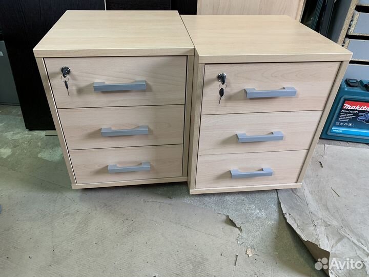 Продается подкатная тумба для документов 3 ящика