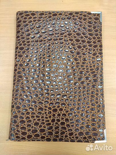 Батина папка на молнии из крокодила Гены