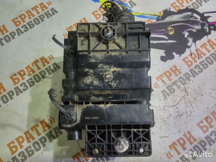 Корпус блока предохранителей 243827S110 Ниссан