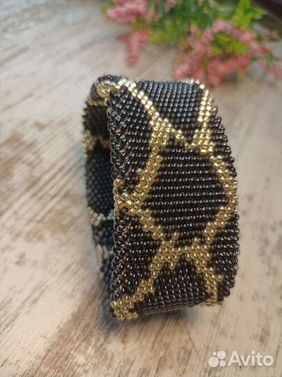 Браслет из бисера 