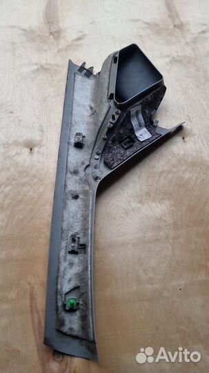 Накладка передней стойки Mercedes W639