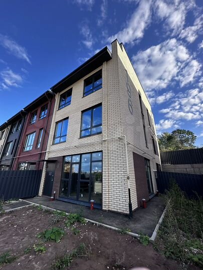 Таунхаус 113 м² на участке 1,8 сот.