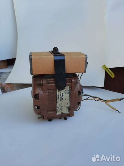 Эл/двигатель 220в,2700об/мин