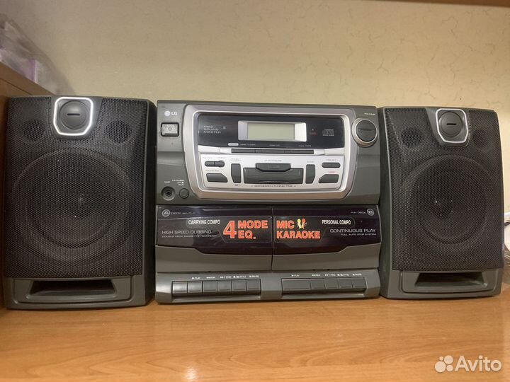 Музыкальный центр LG (магнитофон)