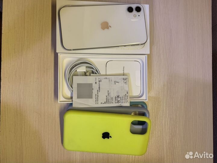 iPhone 11, 64 ГБ