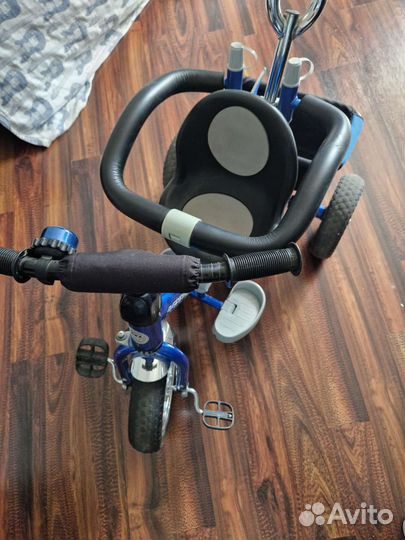 Трехколесный велосипед с ручкой Lexx Trike