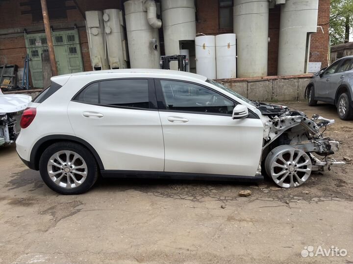 Автомобиль в разборе Mercedes-Benz GLA200 (1 покол
