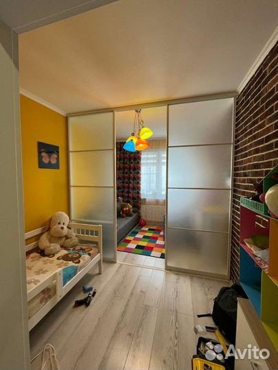 Двери купе, раздвижные перегородки на заказ