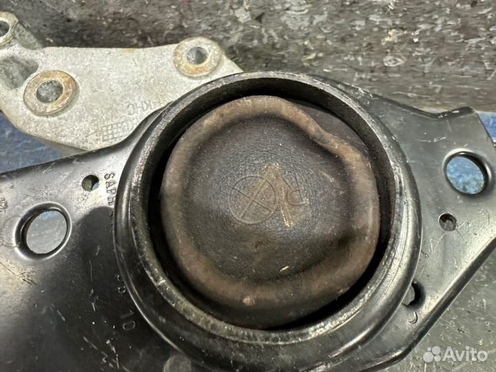 Подушка двигателя правая Nissan X-Trail T31 2.0