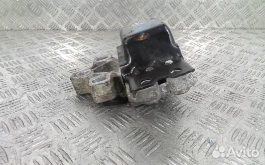 Подушка двигателя дизельная skoda octavia A5 (DAD1