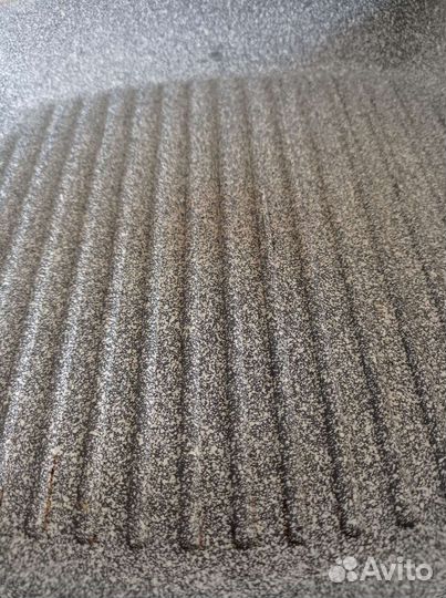 2 сковороды. Гриль и глубокая. Б/у