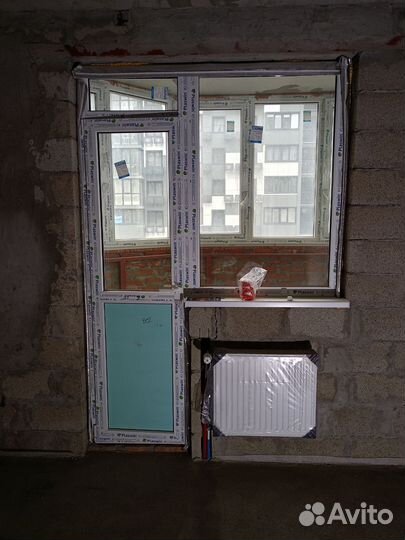 Балконная дверь с окном