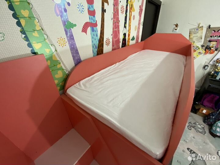 Детская кровать со шкафом