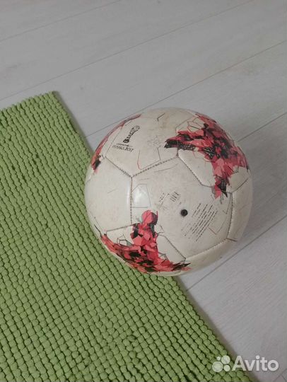 Футбольный мяч