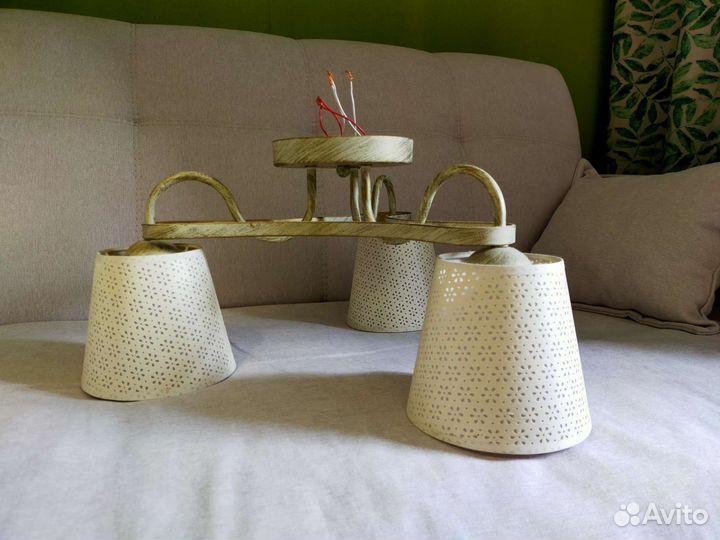 Светильник потолочный люстра три рожка