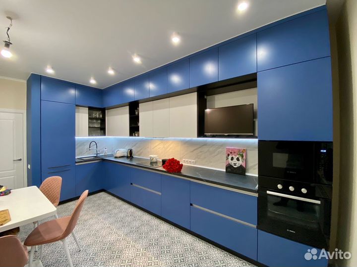 Угловая кухня на заказ. Производство в Новосибирске