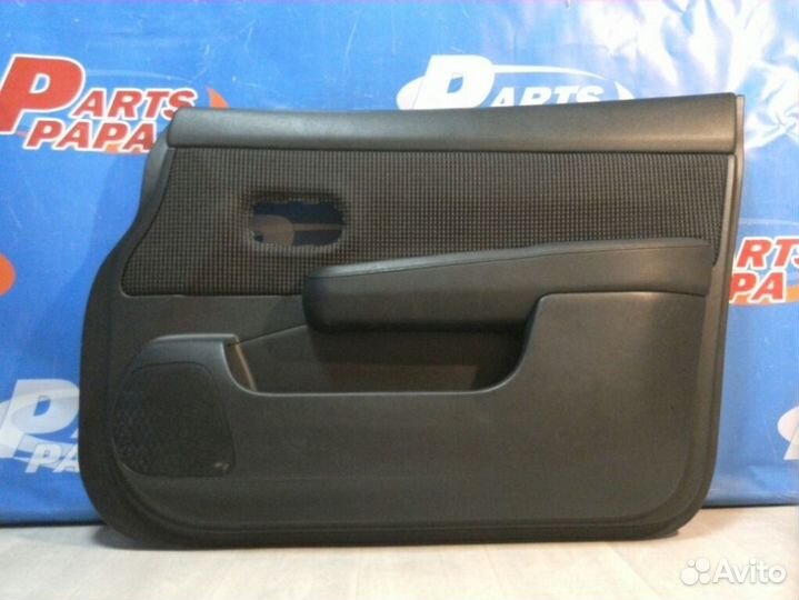 Обшивка двери передняя правая Nissan Tiida C11 1.6