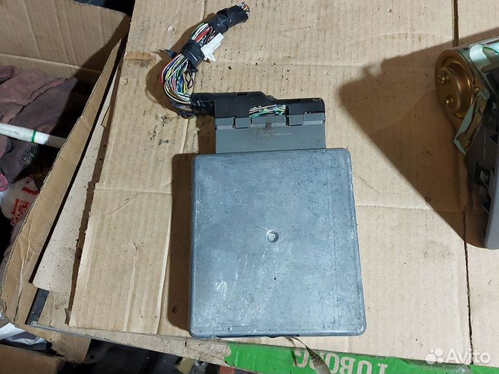 Блок управления двс Mazda 626 GF YU3F12A650HF