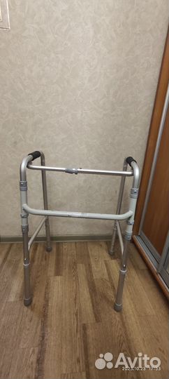 Ходунки для взрослых шагающие