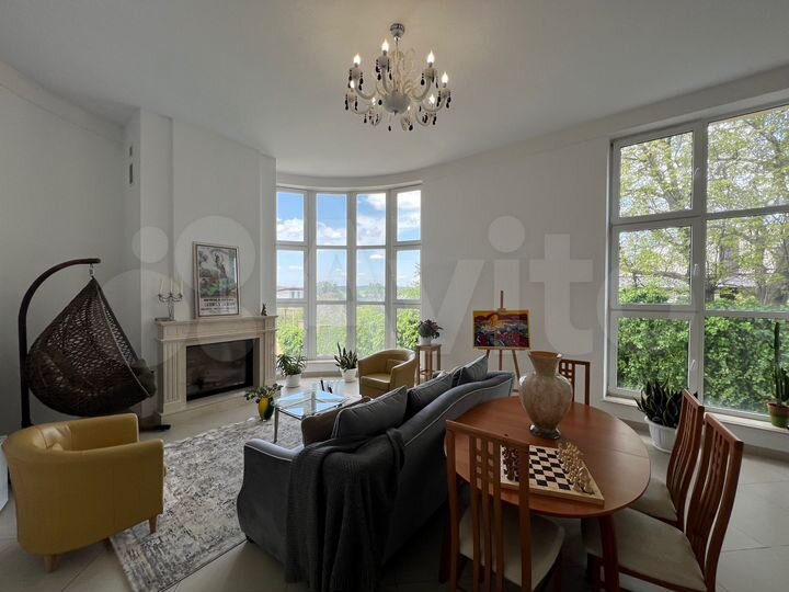 Дом 412 м² на участке 16 сот.