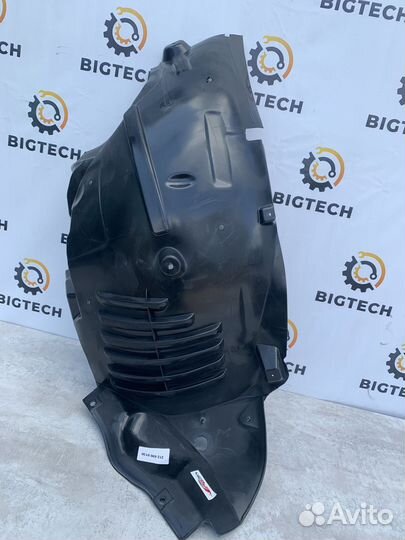 Подкрылок передний Mercedes W212 A2126900130