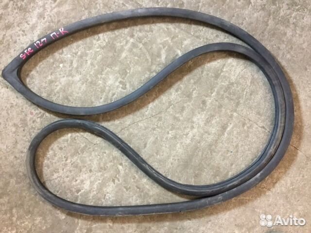 Уплотнитель двери передней правой Хундай Санта Фе