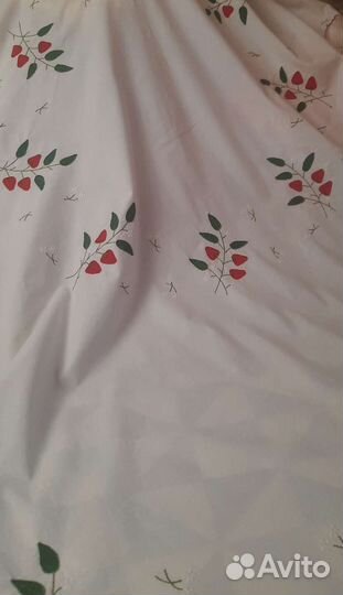 Скатерть.Диаметр220см.Старинная-Много вышивки