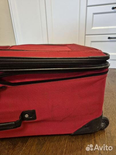 Чемодан на колесах большой