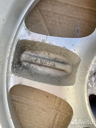 Диск литой r16 5/114.3