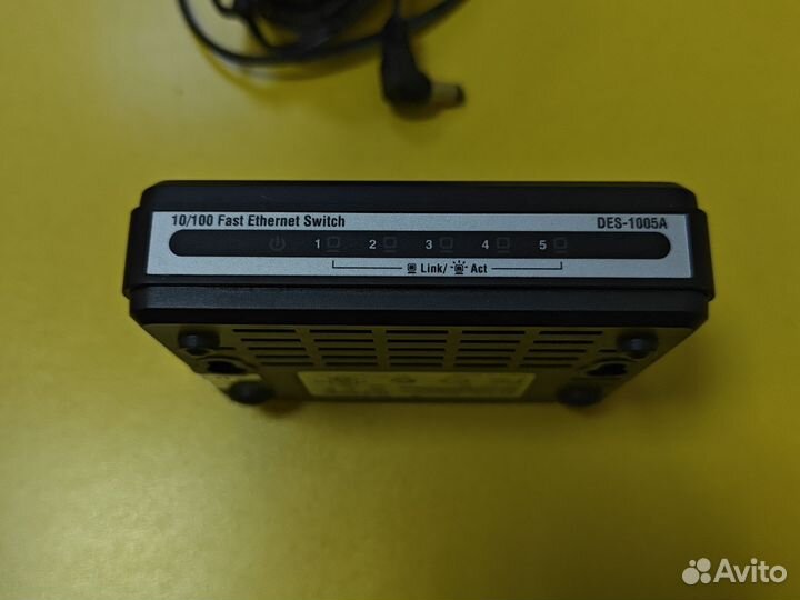 Коммутатор Switch D-Link DES-1005A