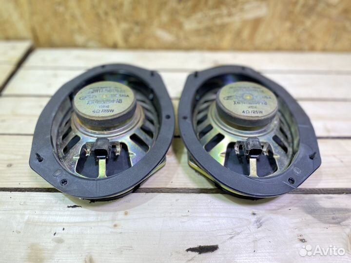 Динамики передних дверей Lincoln Town Car 1998-11