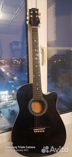 Акустическая гитара