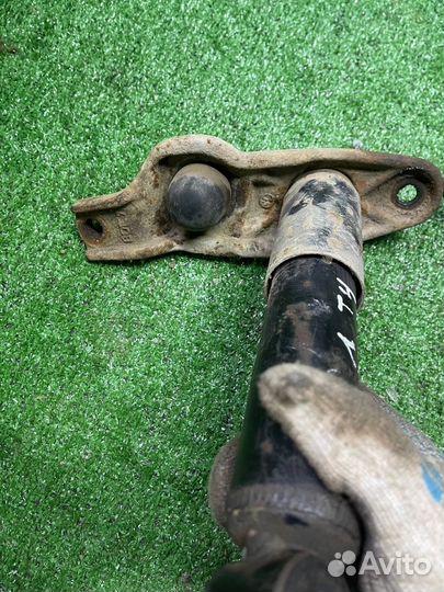 Амортизатор передний левый правый Transporter T4