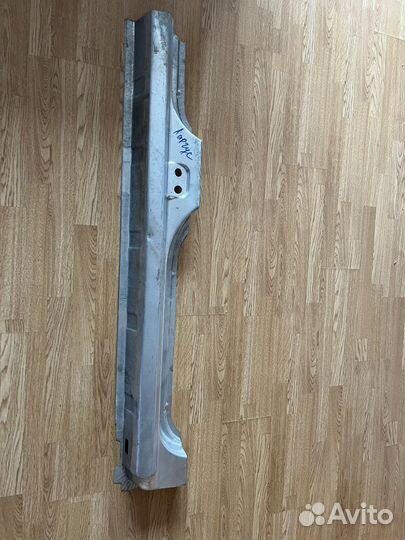 Порог правый largus