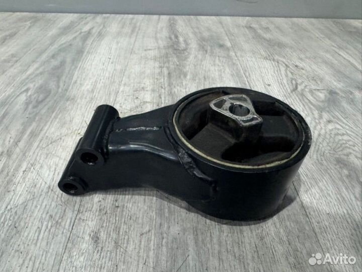Опора двигателя задняя Chevrolet Cruze Z18XER 2011