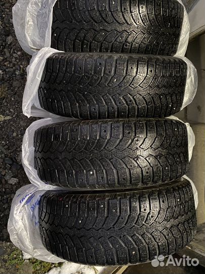 Bridgestone Blizzak Ice 215/60 R16