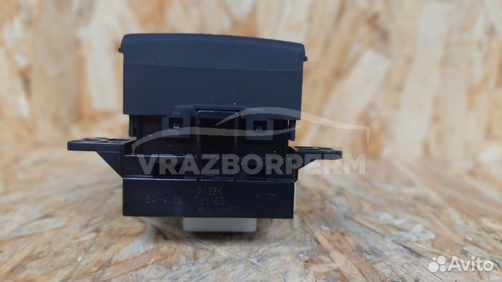 Блок управления стояночным тормозом Toyota Camry